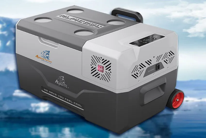 Hai mẫu tủ lạnh mini xe ô tô gia đình 7 - 9 chỗ cực chất